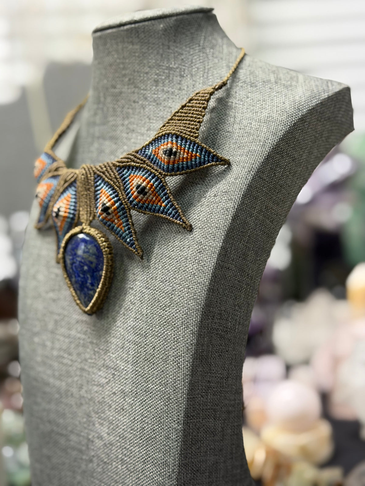 Lapis lazuli adjustable necklace handmade with waxed cord - Collar ajustable de lapis lazuli hecho con hilo encerado