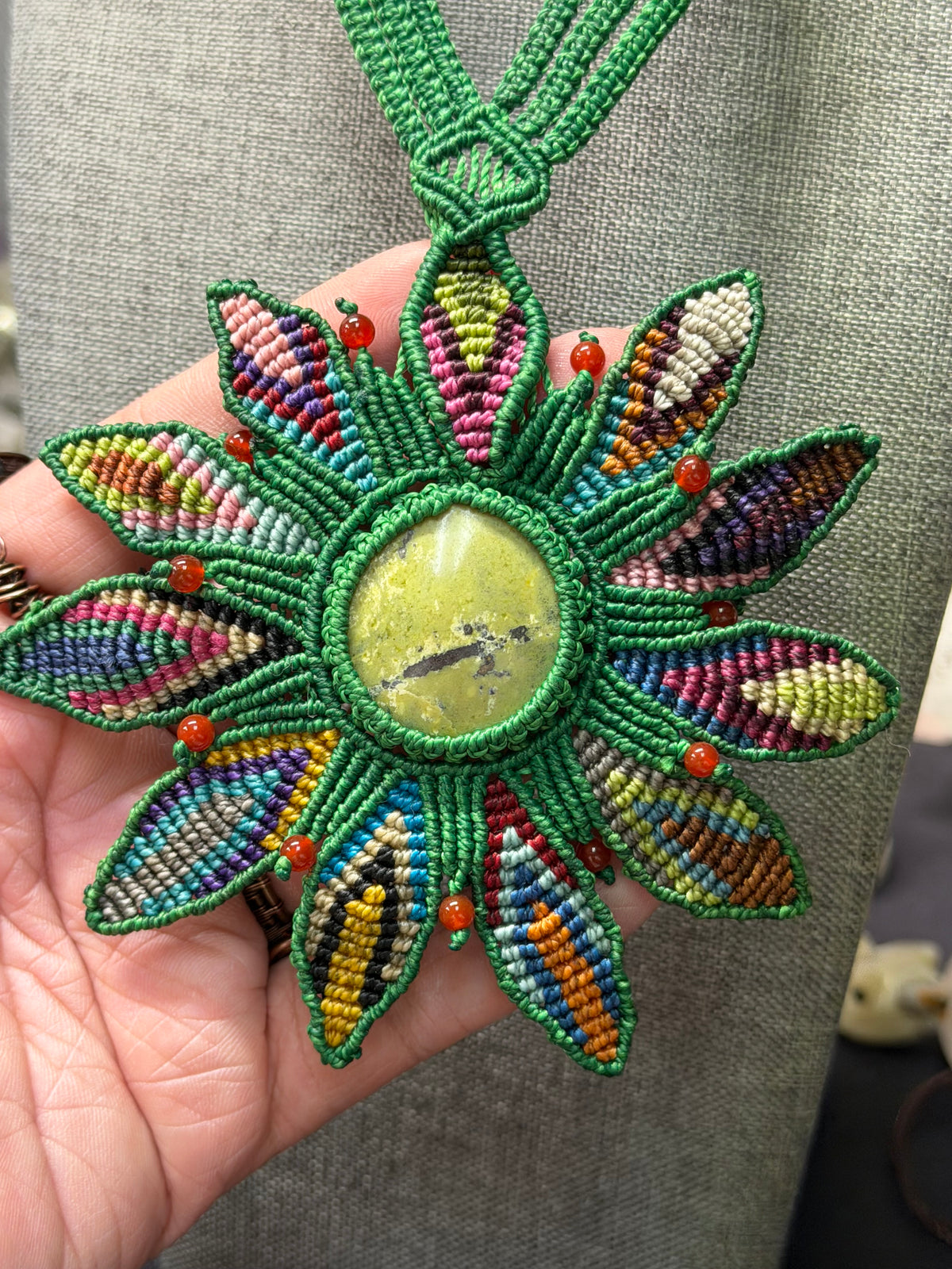 XL Mandala necklace with Peruvian serpentine, adjustable - XL collar de mandala con serpentina peruana