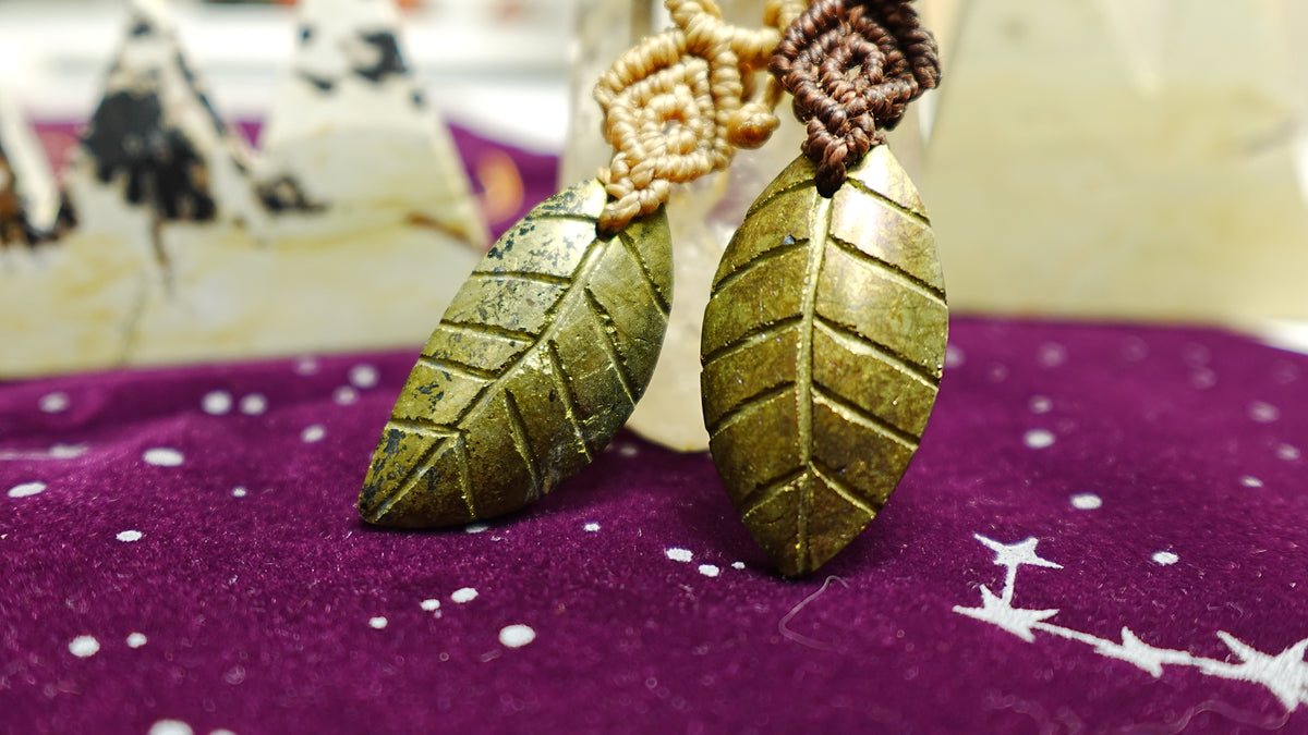 Handmade Peruvian Coca Leaf Pendant Necklace